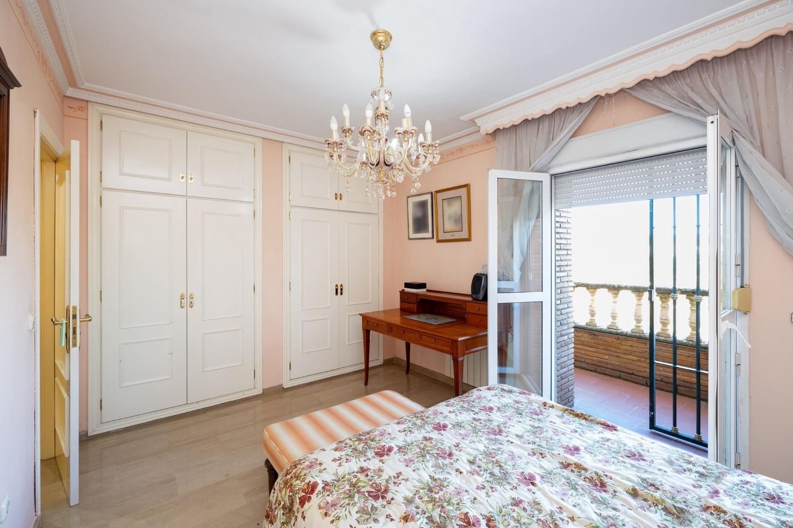 Chalet de 7 habitaciones en Ogíjares en venta con piscina garaje - 995.000 € (Ref: 9534275)