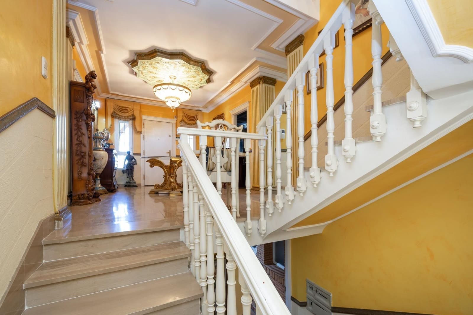 Chalet de 7 habitaciones en Ogíjares en venta con piscina garaje - 995.000 € (Ref: 9534275)