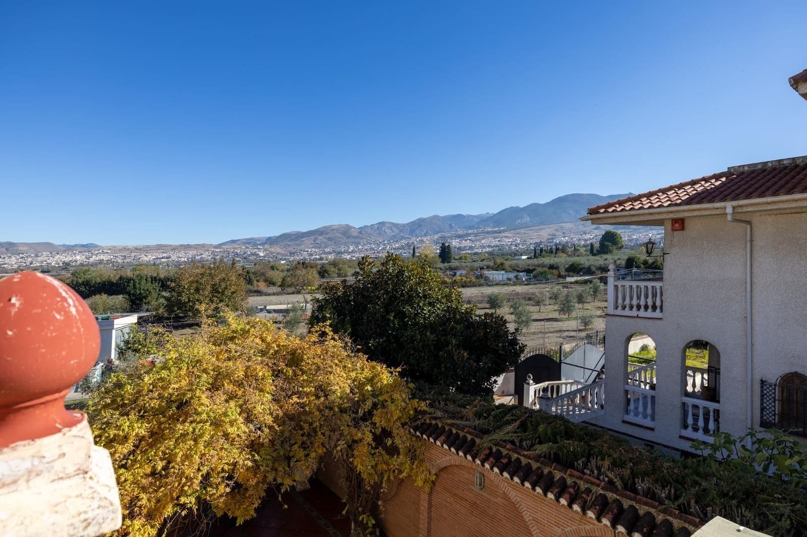 Chalet de 7 habitaciones en Ogíjares en venta con piscina garaje - 995.000 € (Ref: 9534275)