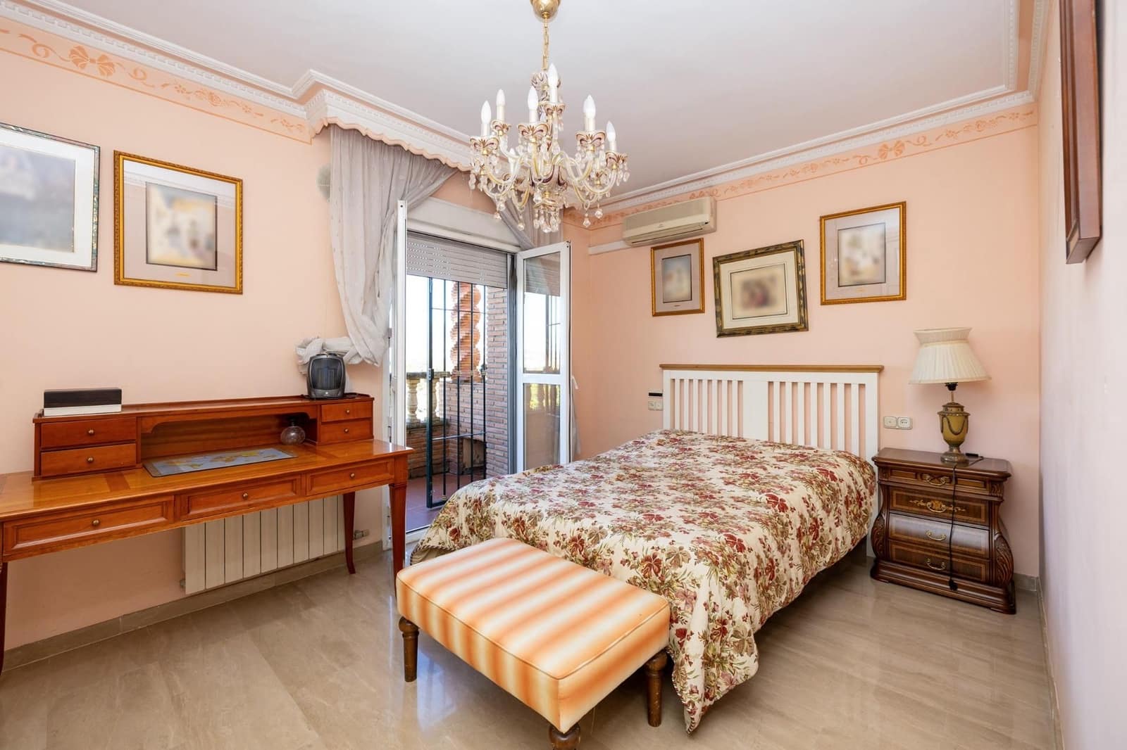 Chalet de 7 habitaciones en Ogíjares en venta con piscina garaje - 995.000 € (Ref: 9534275)