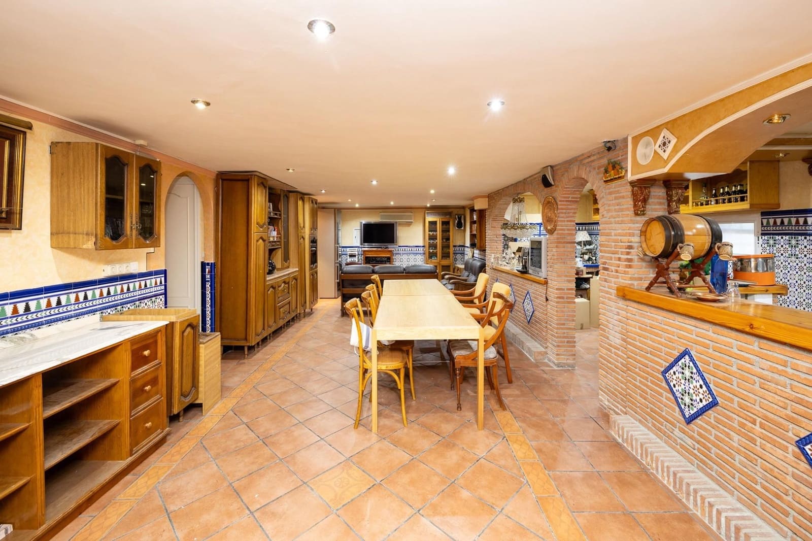 Chalet de 7 habitaciones en Ogíjares en venta con piscina garaje - 995.000 € (Ref: 9534275)