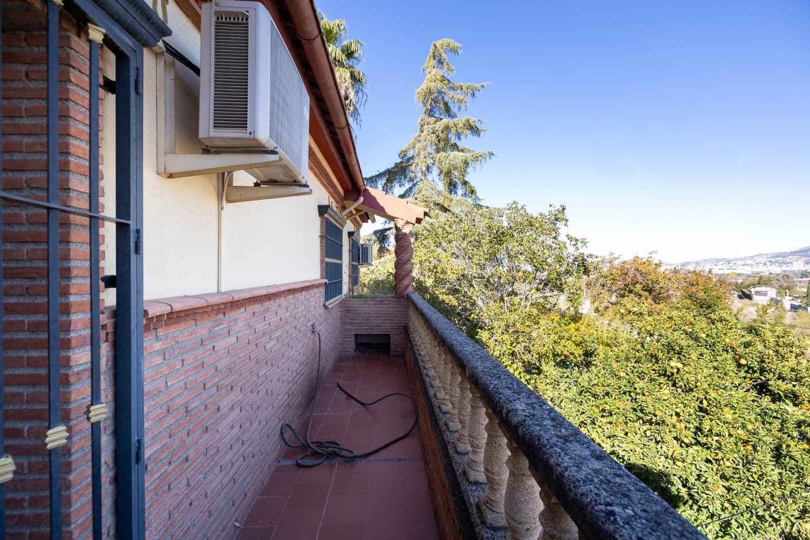 Chalet de 7 habitaciones en Ogíjares en venta con piscina garaje - 995.000 € (Ref: 9534275)