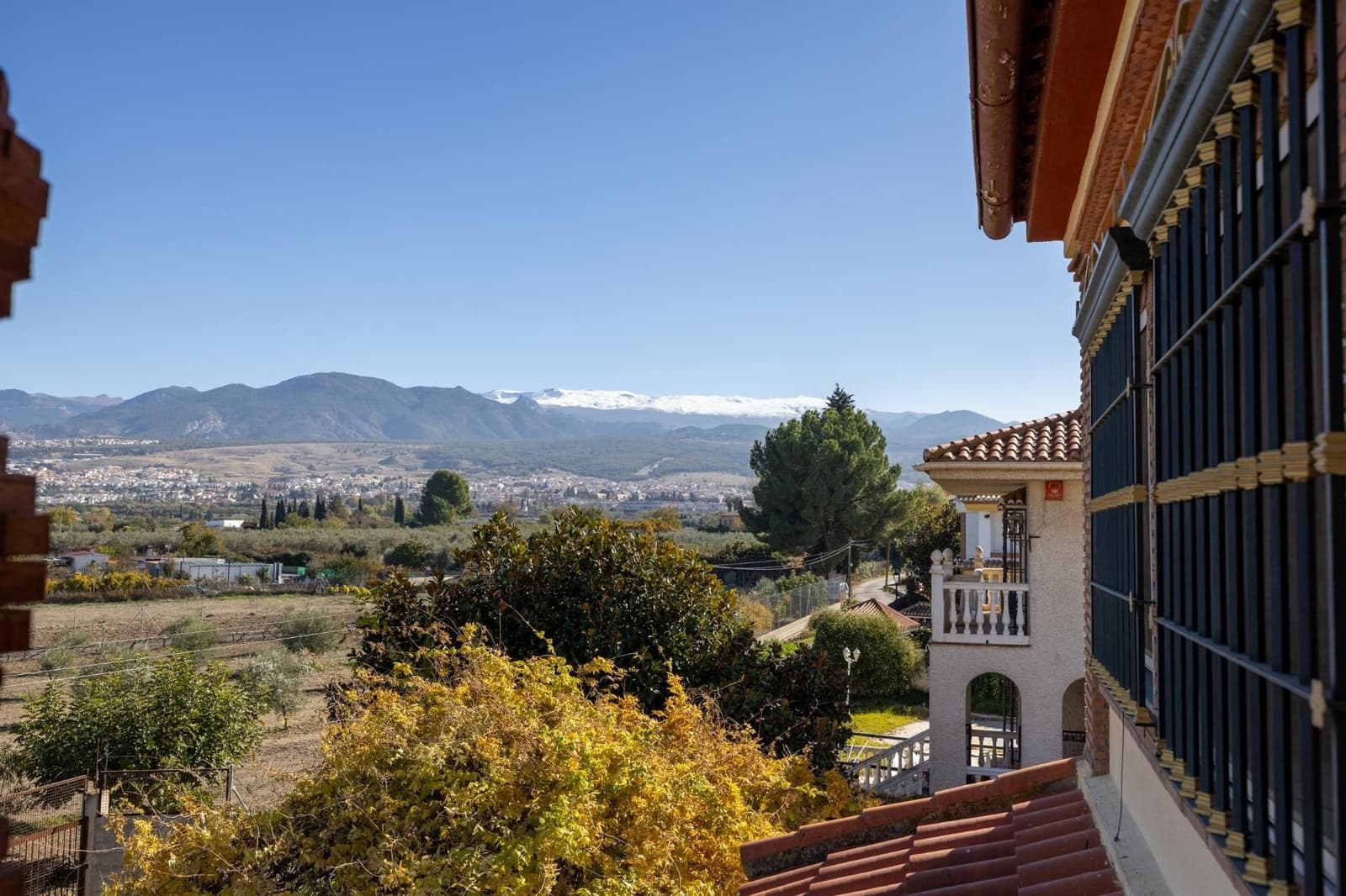 Chalet de 7 habitaciones en Ogíjares en venta con piscina garaje - 995.000 € (Ref: 9534275)