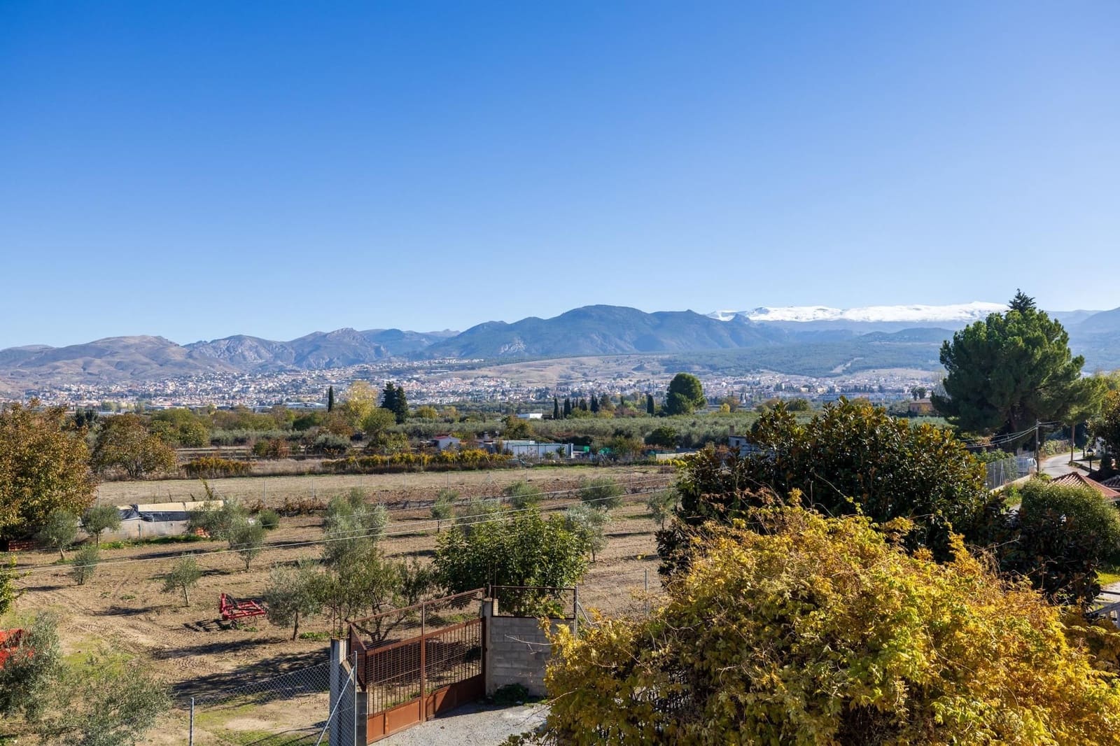 Chalet de 7 habitaciones en Ogíjares en venta con piscina garaje - 995.000 € (Ref: 9534275)