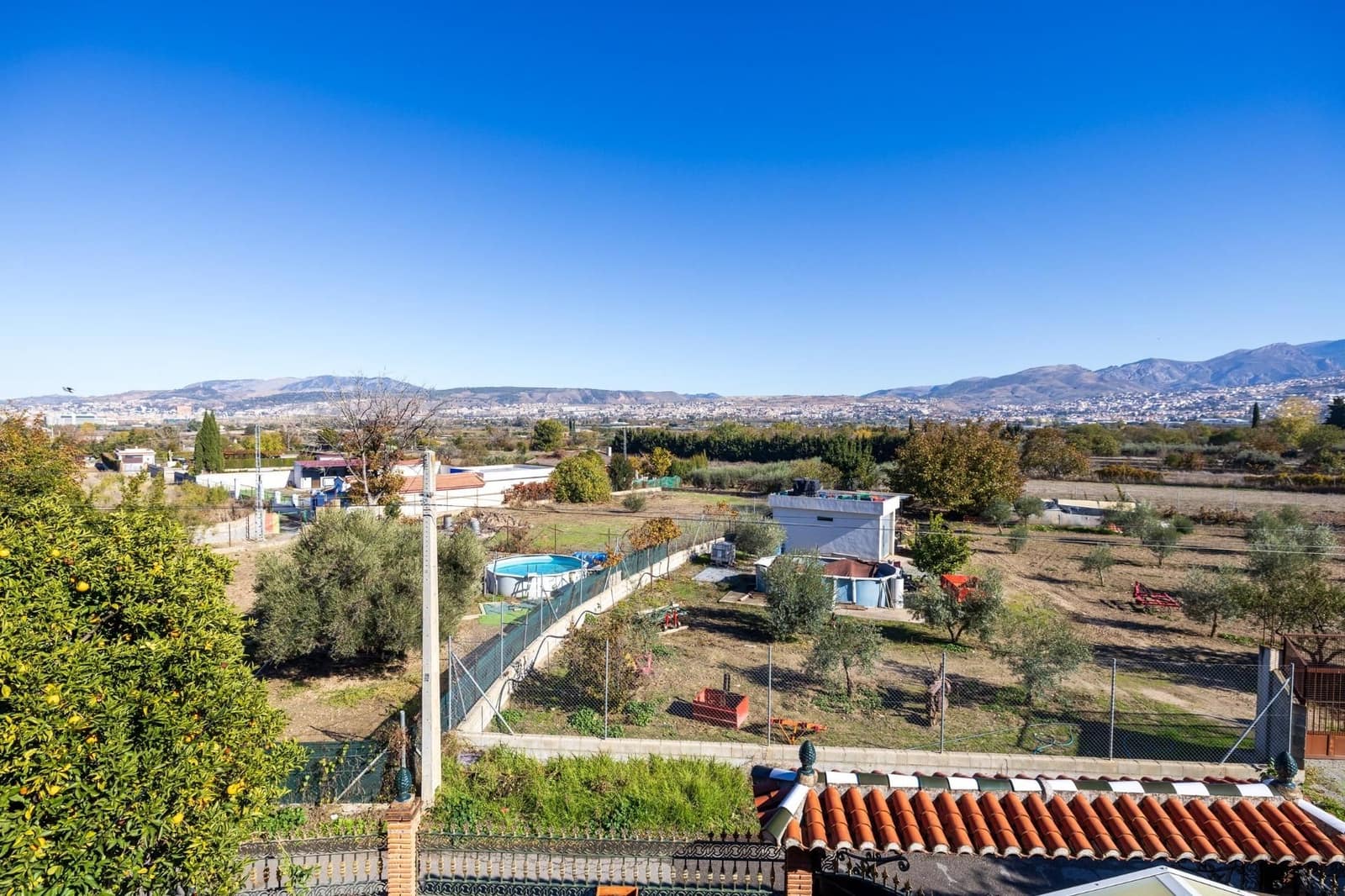 Chalet de 7 habitaciones en Ogíjares en venta con piscina garaje - 995.000 € (Ref: 9534275)