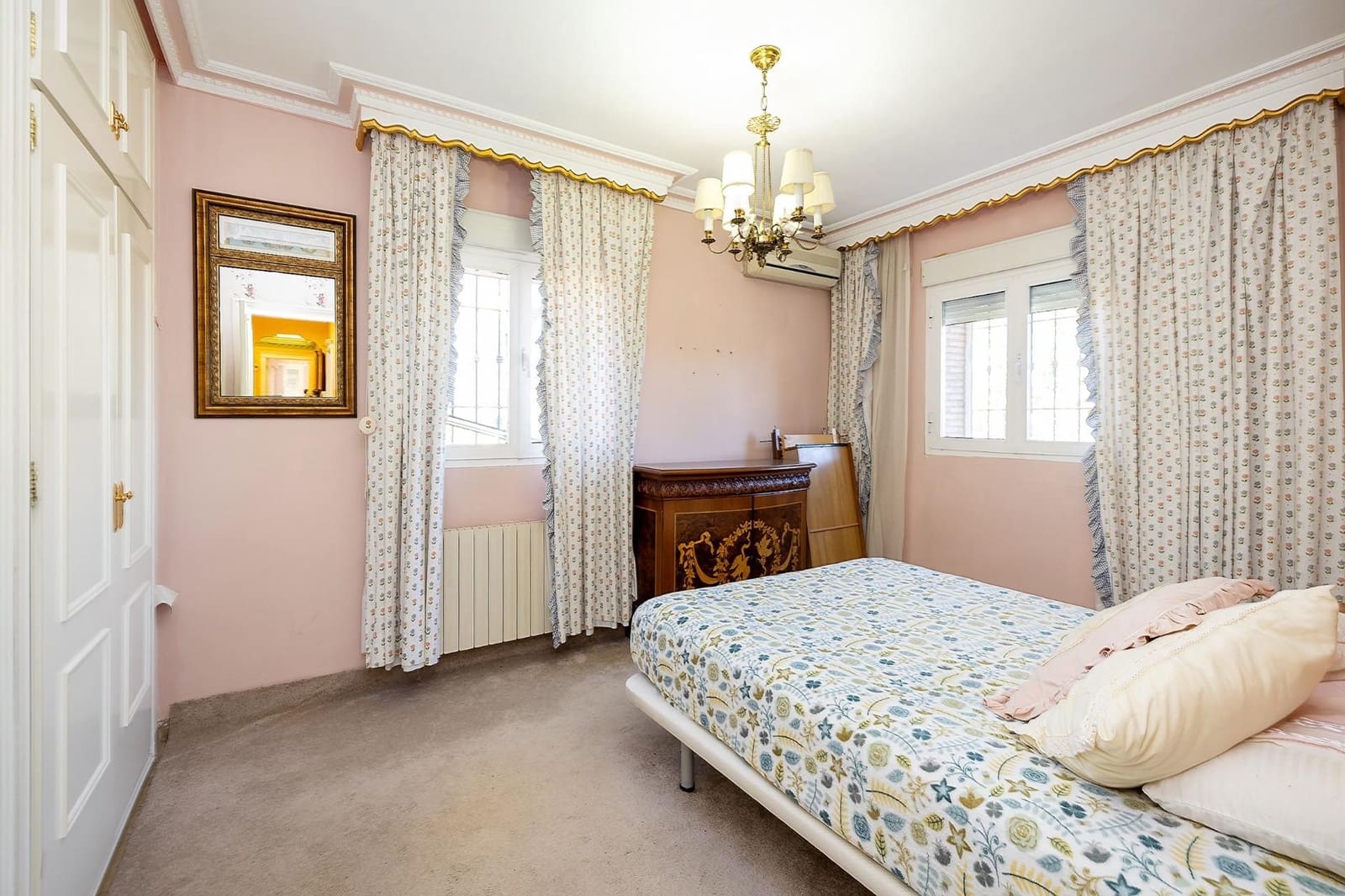 Chalet de 7 habitaciones en Ogíjares en venta con piscina garaje - 995.000 € (Ref: 9534275)