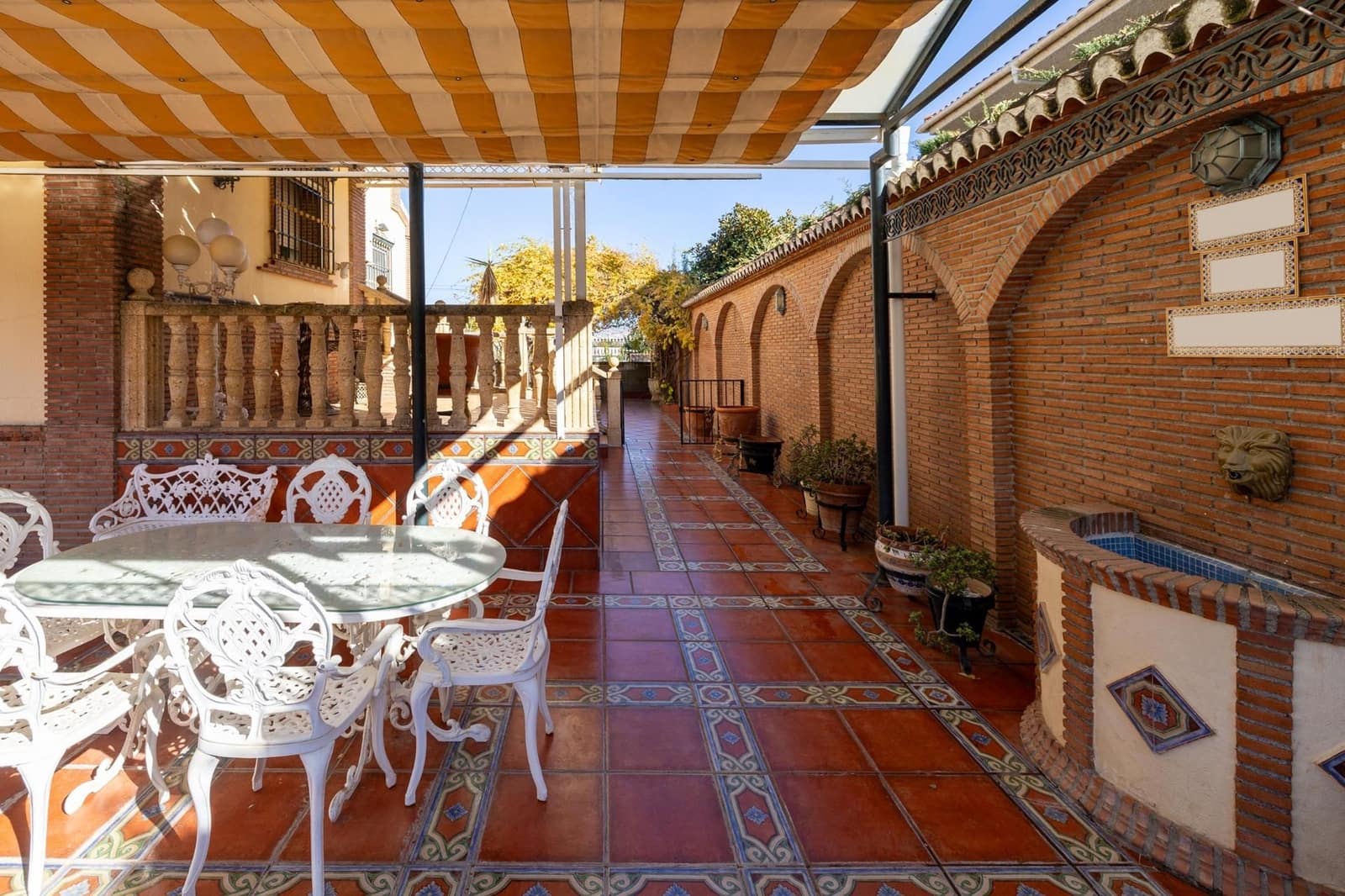 Chalet de 7 habitaciones en Ogíjares en venta con piscina garaje - 995.000 € (Ref: 9534275)