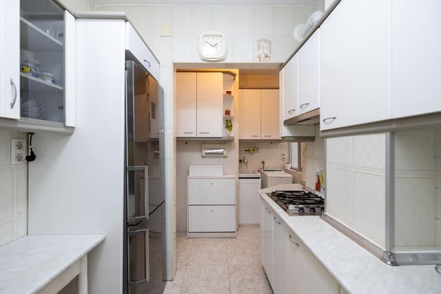 3 camera da letto Appartamento in vendita in Pajaritos - Plaza de Toros, Granada città - 245.000 € (Rif: 9534276)