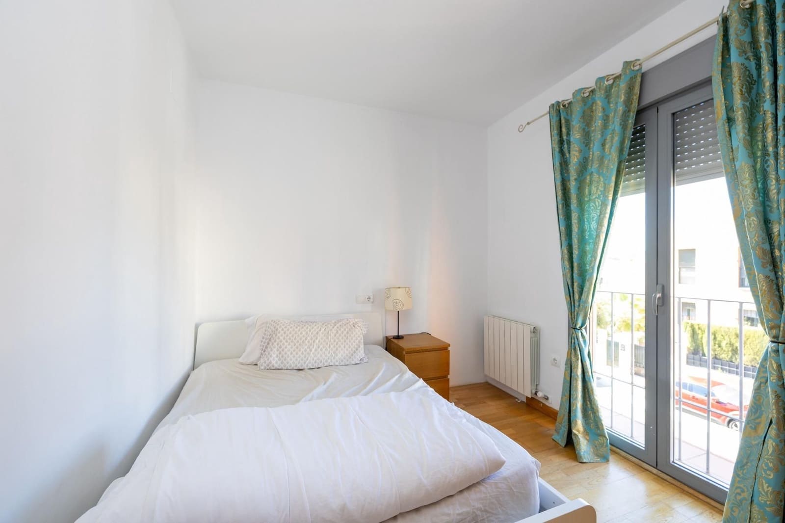 4 bedroom Villa for sale in Jun with garage - € 290,000 (Ref: 9534277)