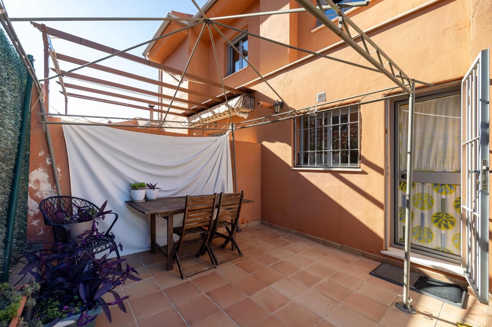4 bedroom Villa for sale in Jun with garage - € 290,000 (Ref: 9534277)