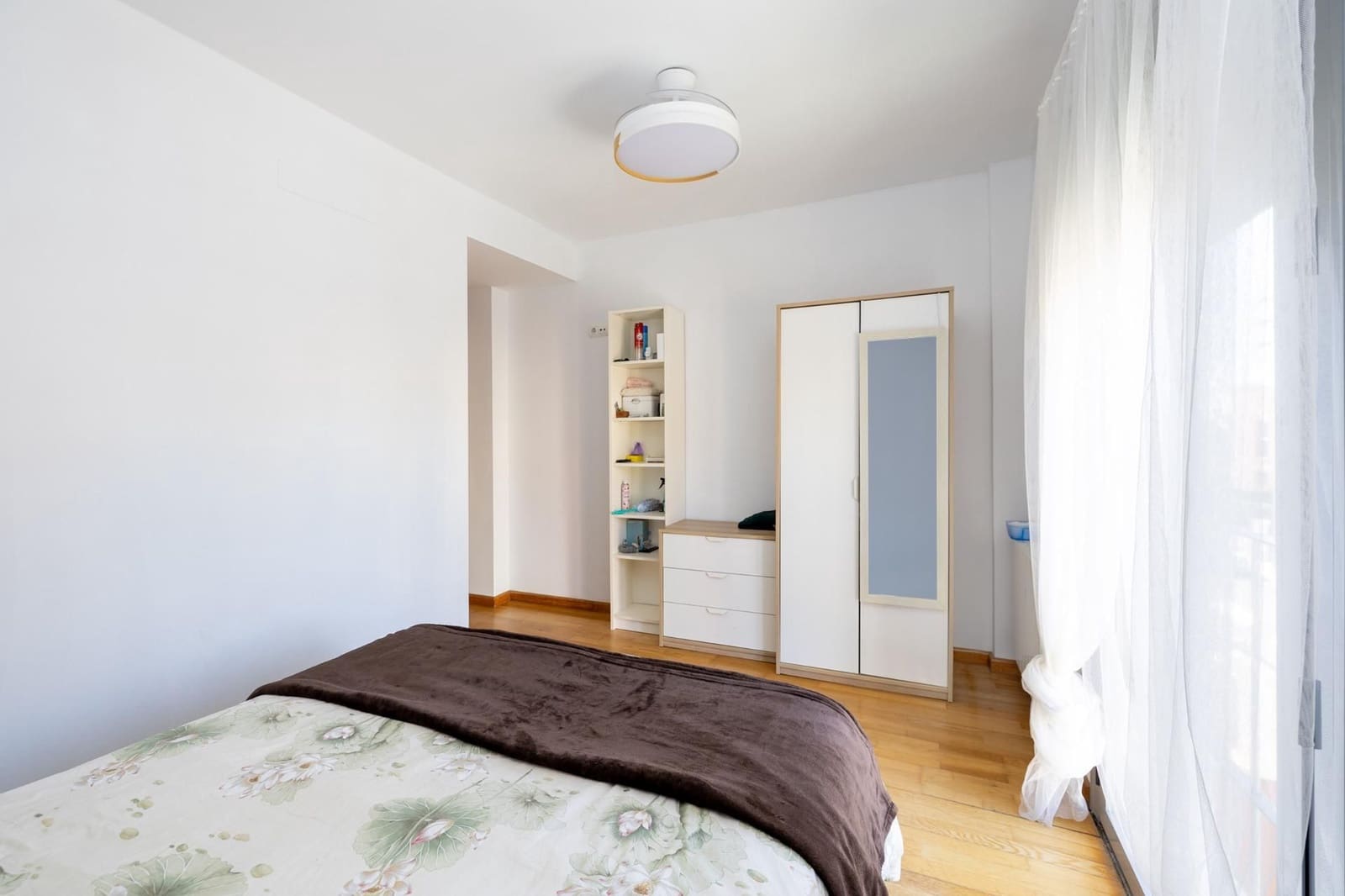 4 bedroom Villa for sale in Jun with garage - € 290,000 (Ref: 9534277)