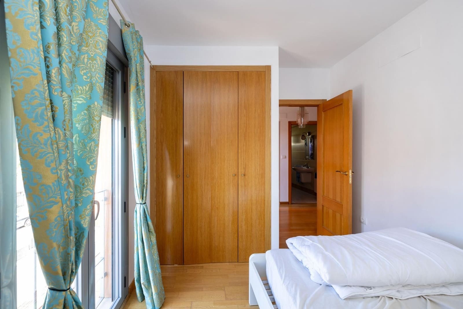 4 bedroom Villa for sale in Jun with garage - € 290,000 (Ref: 9534277)