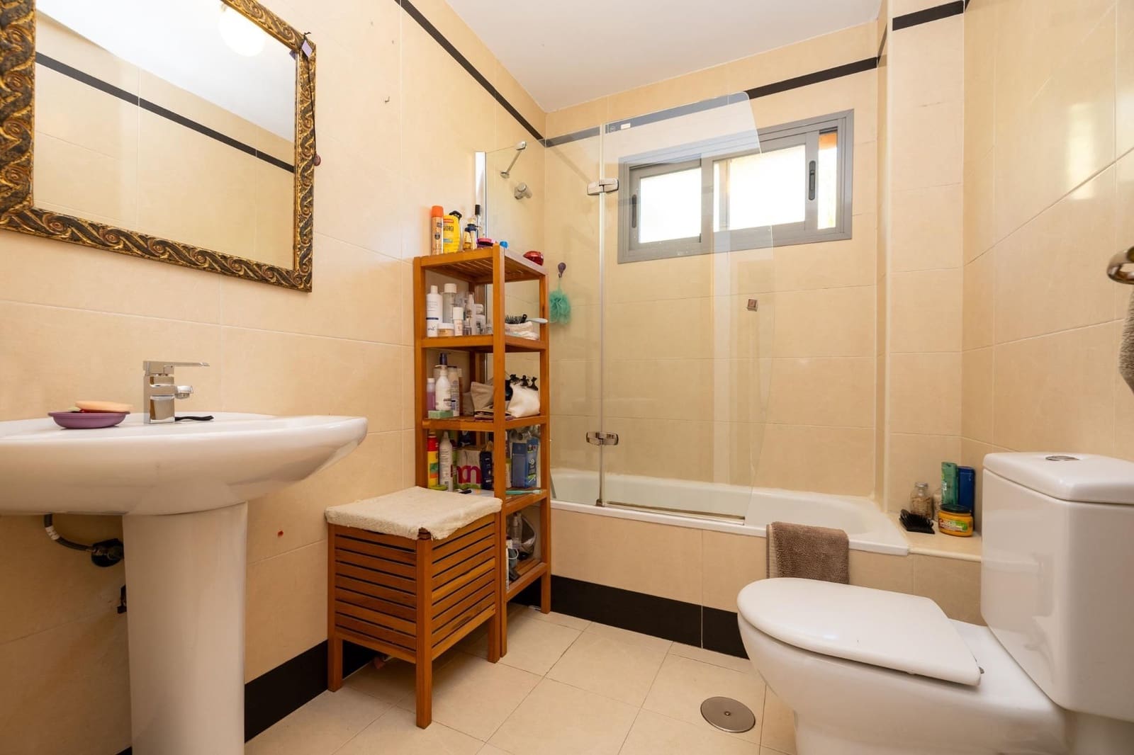 4 bedroom Villa for sale in Jun with garage - € 290,000 (Ref: 9534277)