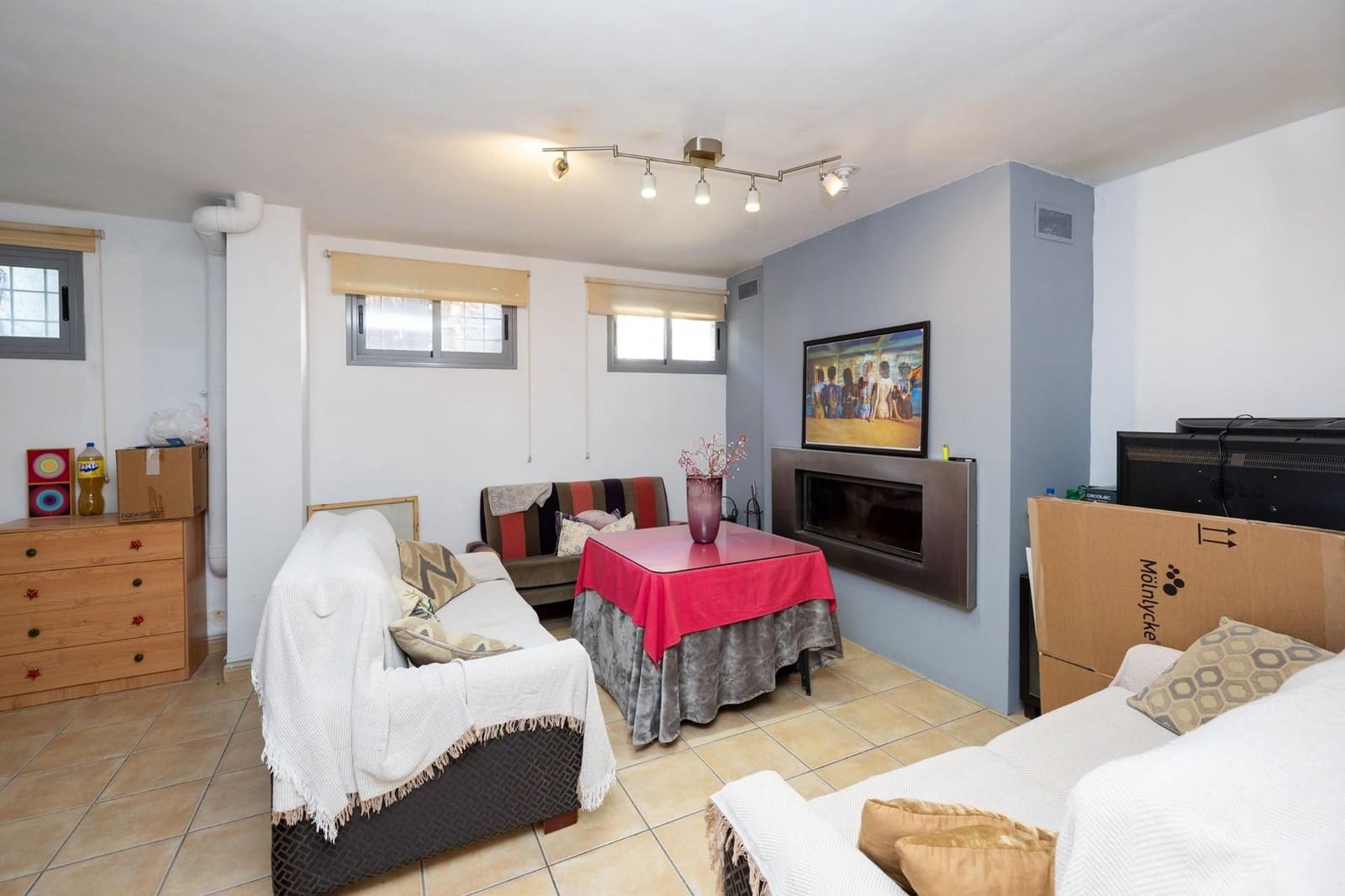 4 bedroom Villa for sale in Jun with garage - € 290,000 (Ref: 9534277)