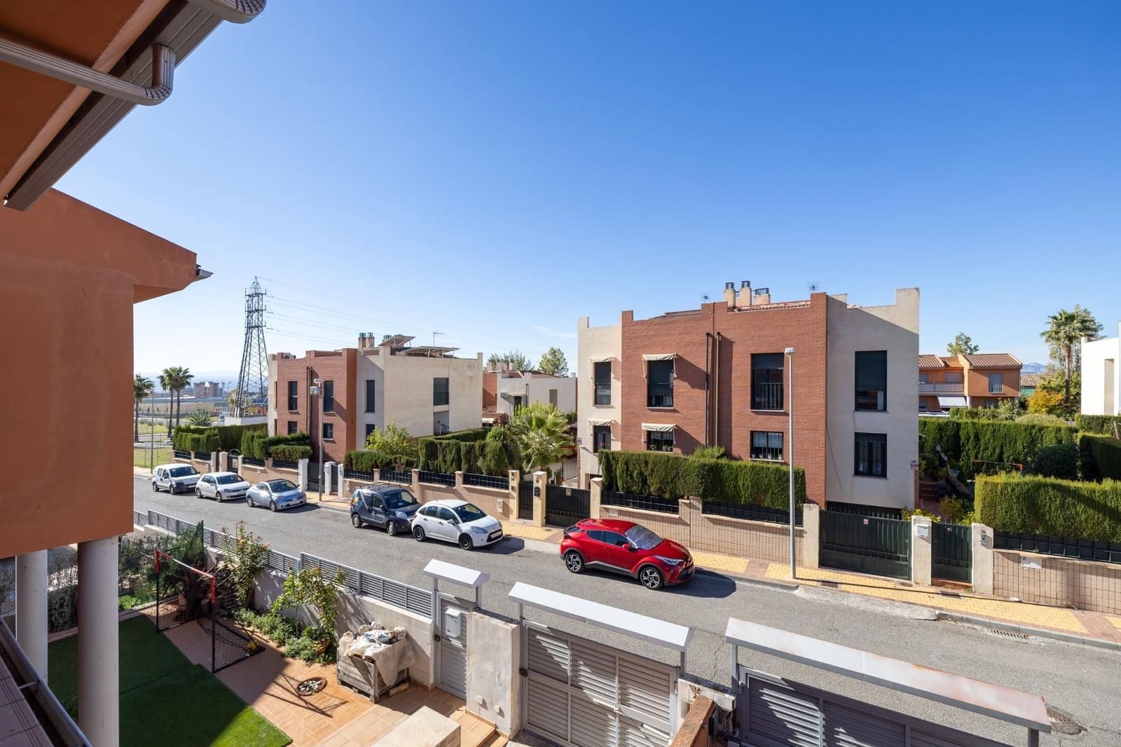 4 bedroom Villa for sale in Jun with garage - € 290,000 (Ref: 9534277)