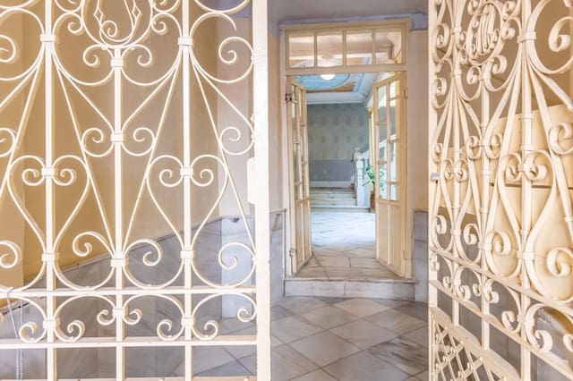 10 sypialnia Dom na sprzedaż w Guadix - 325 000 € (Ref: 9534279)