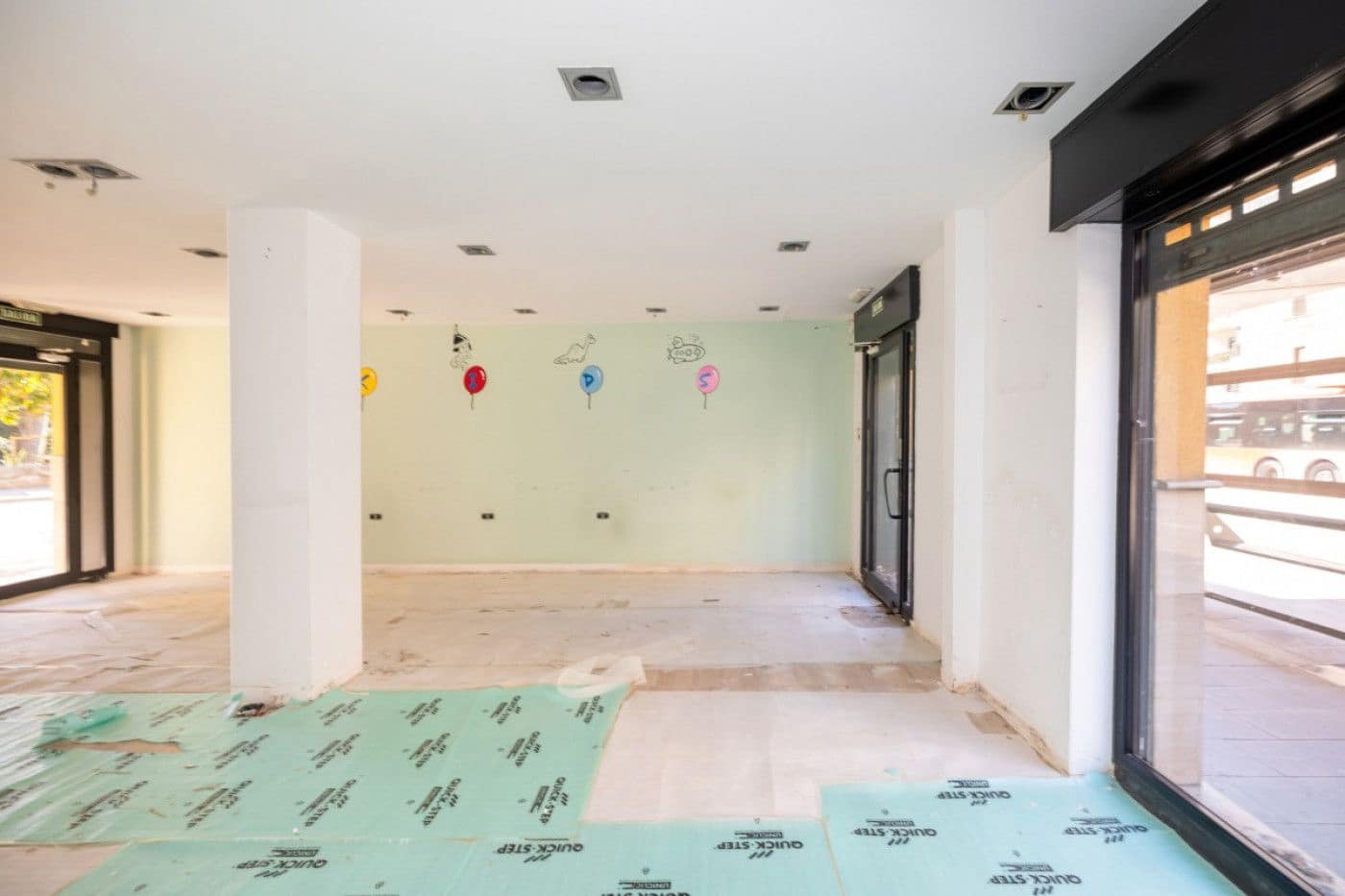 Local Comercial en Granada ciudad en venta - 375.000 € (Ref: 9534280)