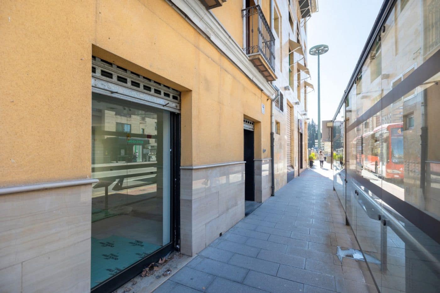 Local Comercial en Granada ciudad en venta - 375.000 € (Ref: 9534280)