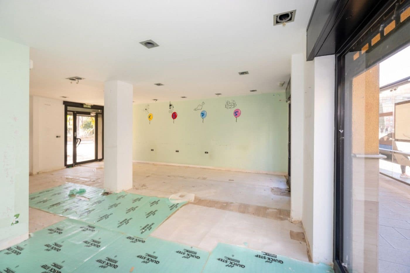 Local Comercial en Granada ciudad en venta - 375.000 € (Ref: 9534280)