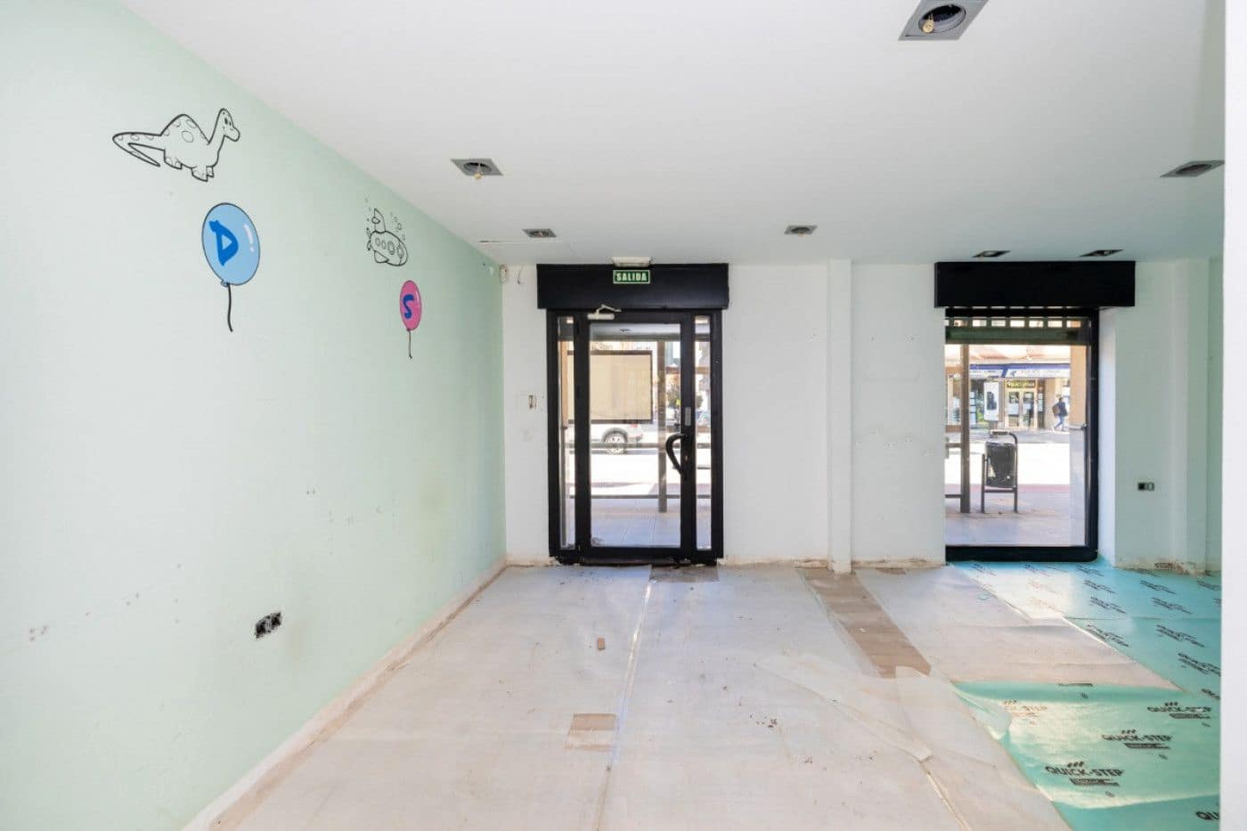 Local Comercial en Granada ciudad en venta - 375.000 € (Ref: 9534280)