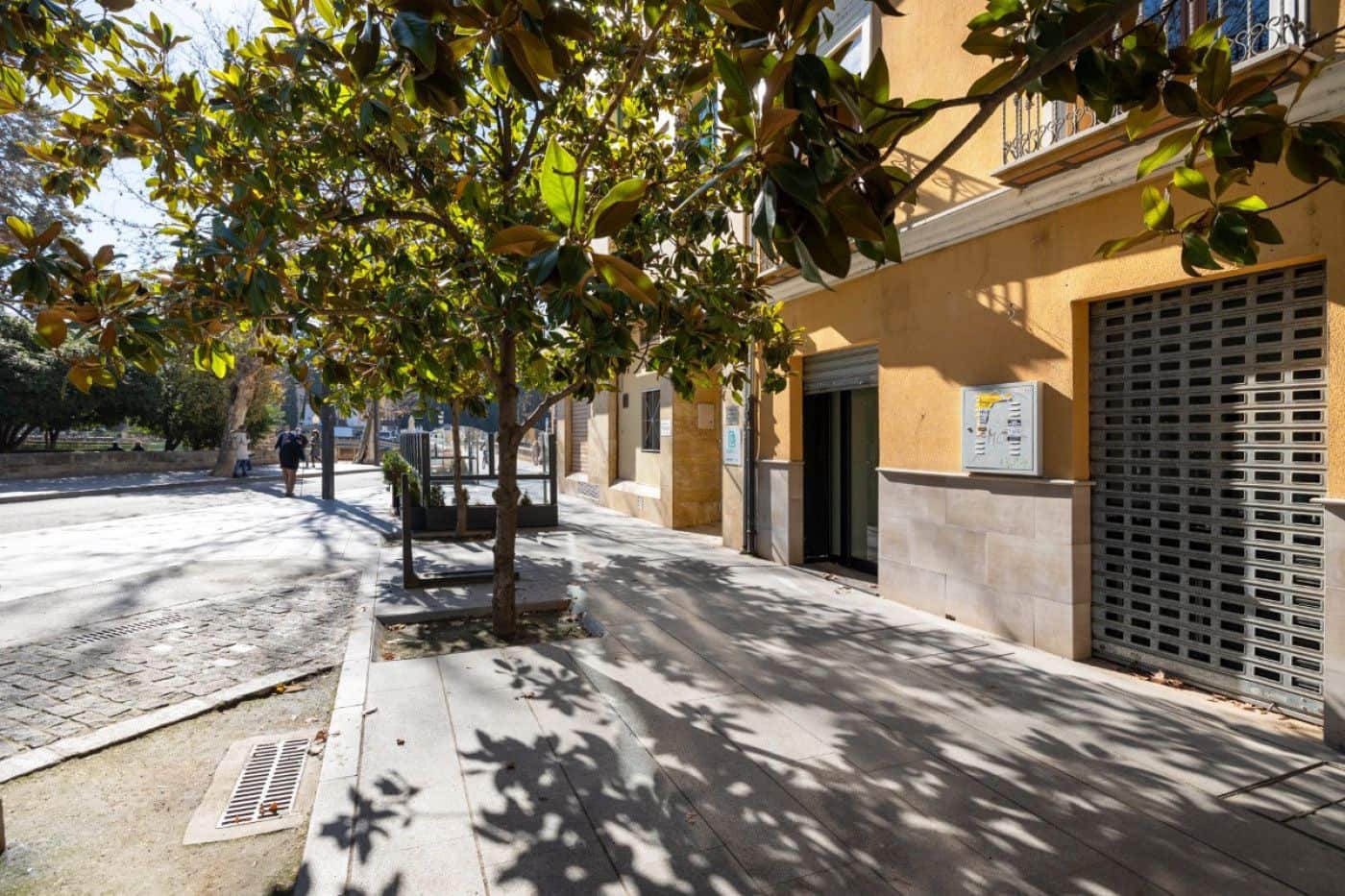 Local Comercial en Granada ciudad en venta - 375.000 € (Ref: 9534280)