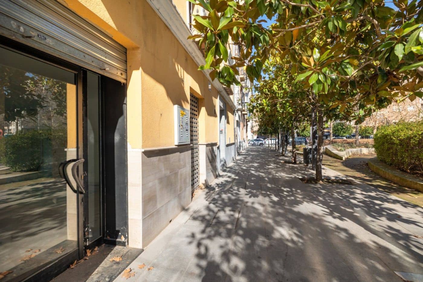 Local Comercial en Granada ciudad en venta - 375.000 € (Ref: 9534280)