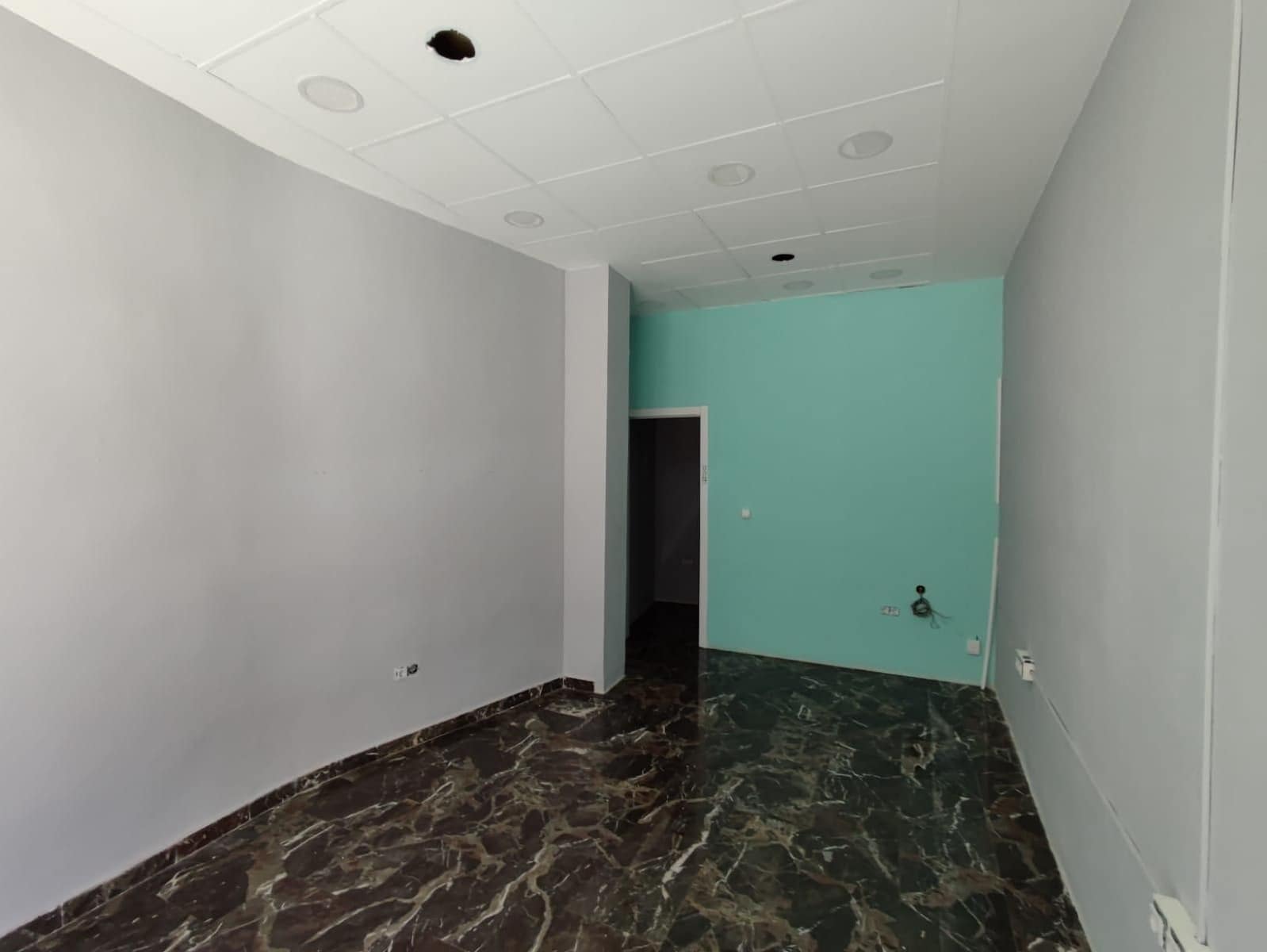 Commercieel te huur in Granada stad - € 900 (Ref: 9534286)