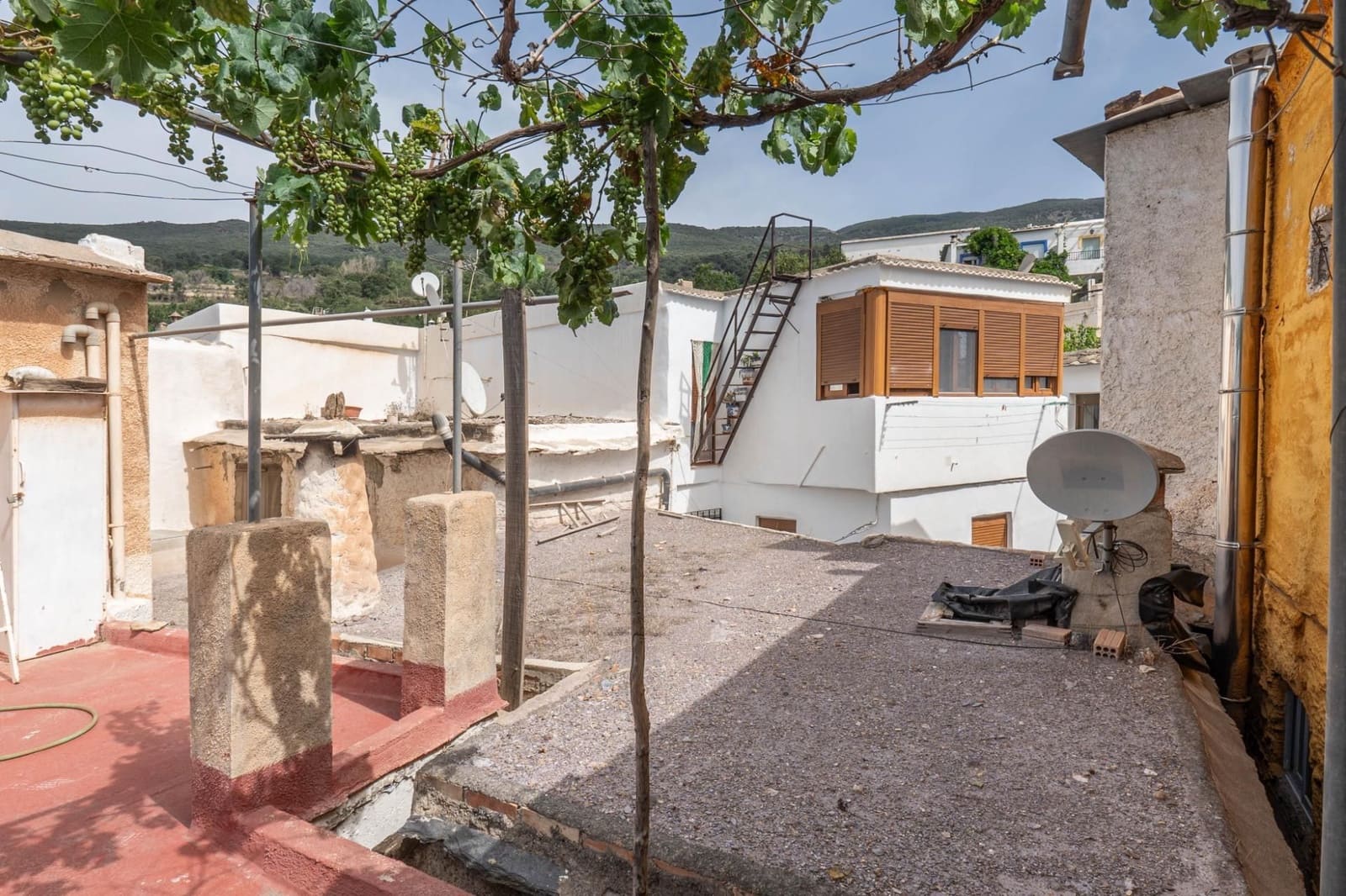 4 bedroom Finca/Country House for sale in La Taha - € 123,000 (Ref: 9534288)