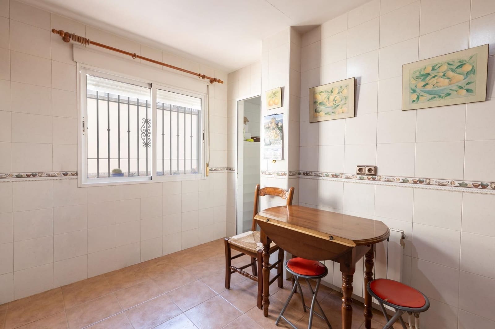 4 bedroom Townhouse for sale in Santa Fe with garage - € 250,000 (Ref: 9534290)