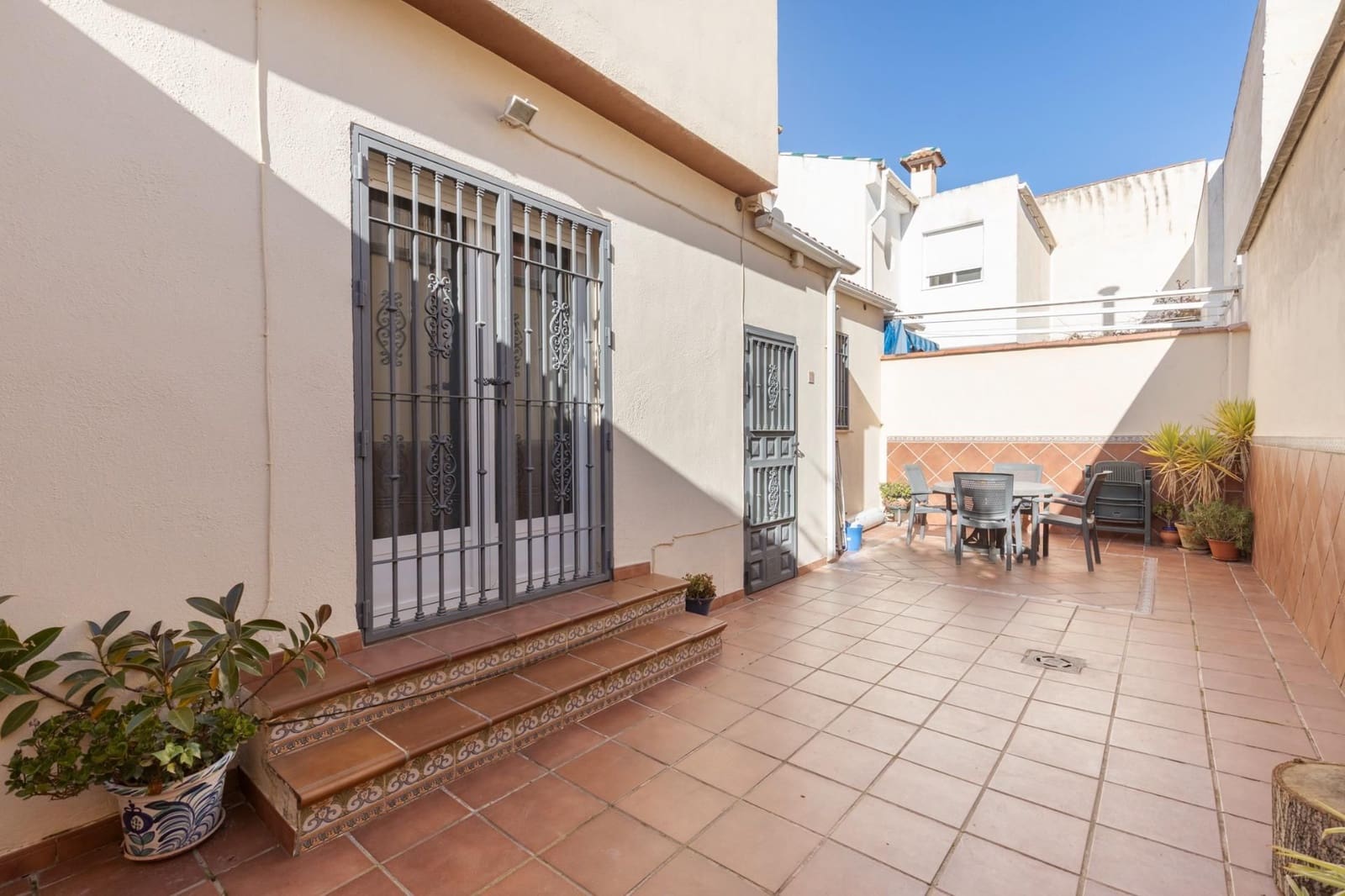 4 bedroom Townhouse for sale in Santa Fe with garage - € 250,000 (Ref: 9534290)