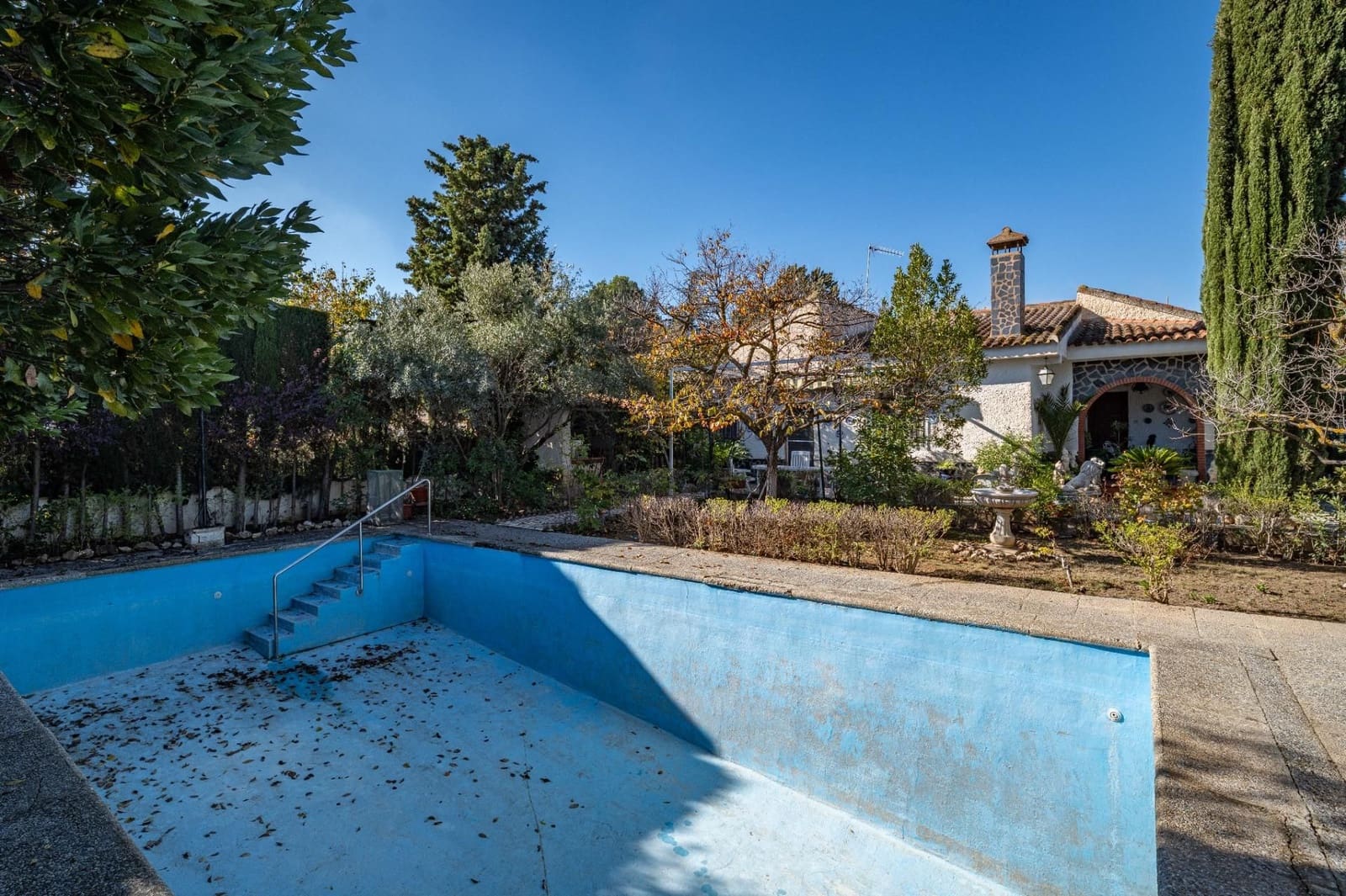 3 soveværelse Villa til salg i Otura med swimmingpool garage - € 325.000 (Ref: 9534291)