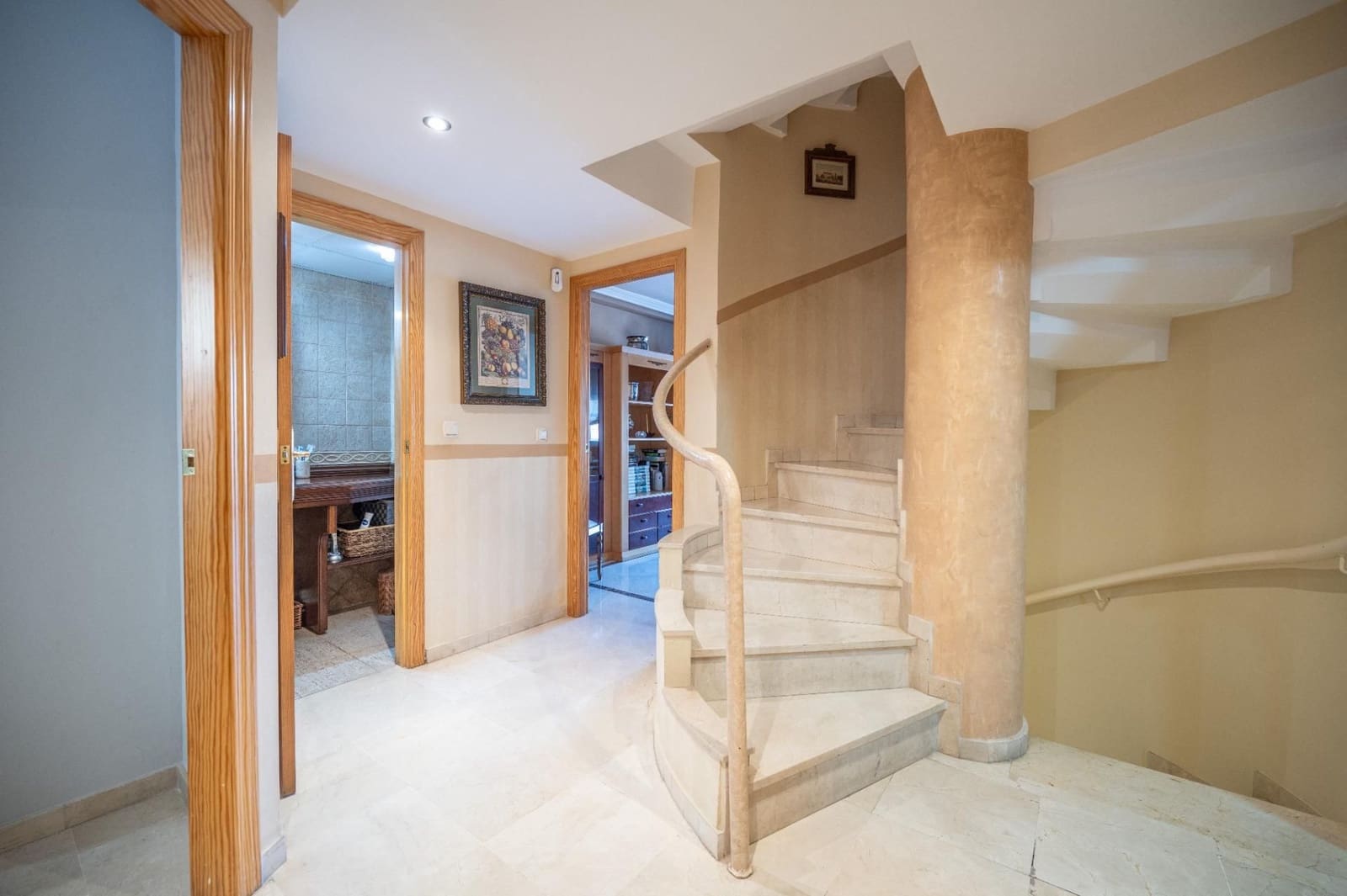 5 sovrum Villa till salu i Granada stad med garage - 585 000 € (Ref: 9534292)