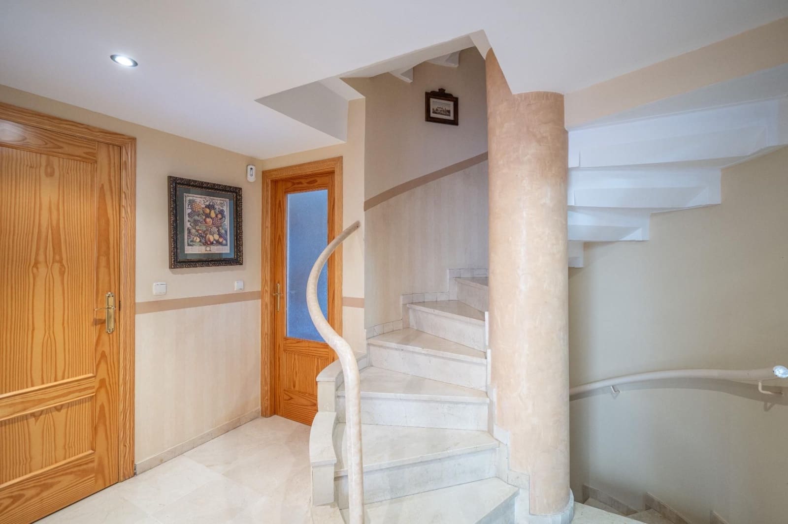 5 sovrum Villa till salu i Granada stad med garage - 585 000 € (Ref: 9534292)