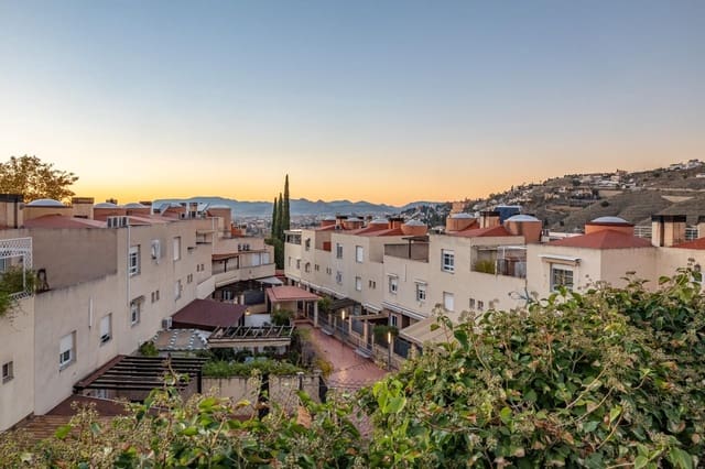 5 sovrum Villa till salu i Bola de Oro - Serrallo, Granada stad med garage - 585 000 € (Ref: 9534292)