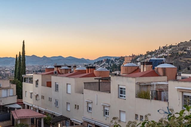 5 sovrum Villa till salu i Bola de Oro - Serrallo, Granada stad med garage - 585 000 € (Ref: 9534292)