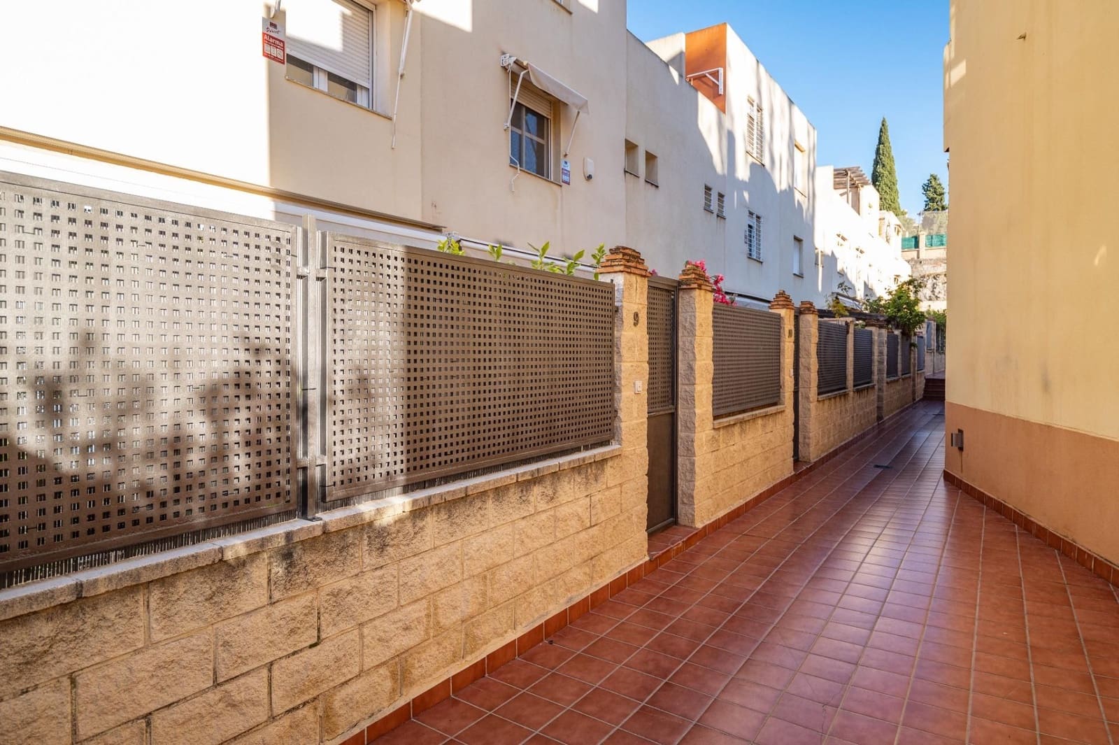 5 sovrum Villa till salu i Granada stad med garage - 585 000 € (Ref: 9534292)