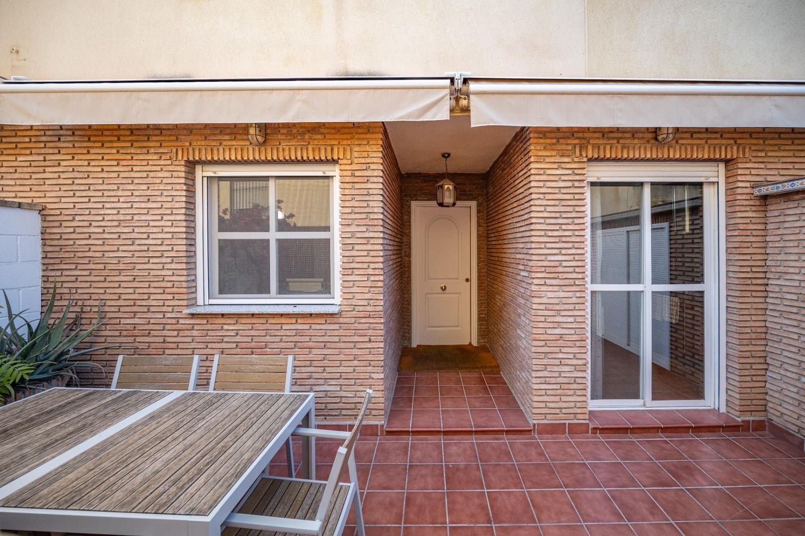 5 sovrum Villa till salu i Granada stad med garage - 585 000 € (Ref: 9534292)