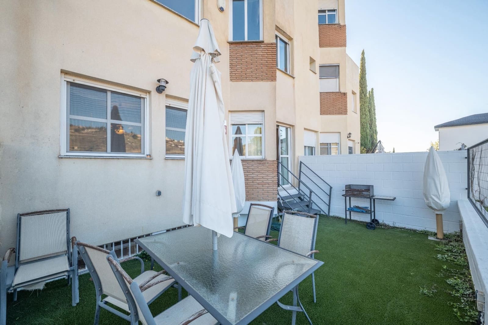 5 sovrum Villa till salu i Granada stad med garage - 585 000 € (Ref: 9534292)