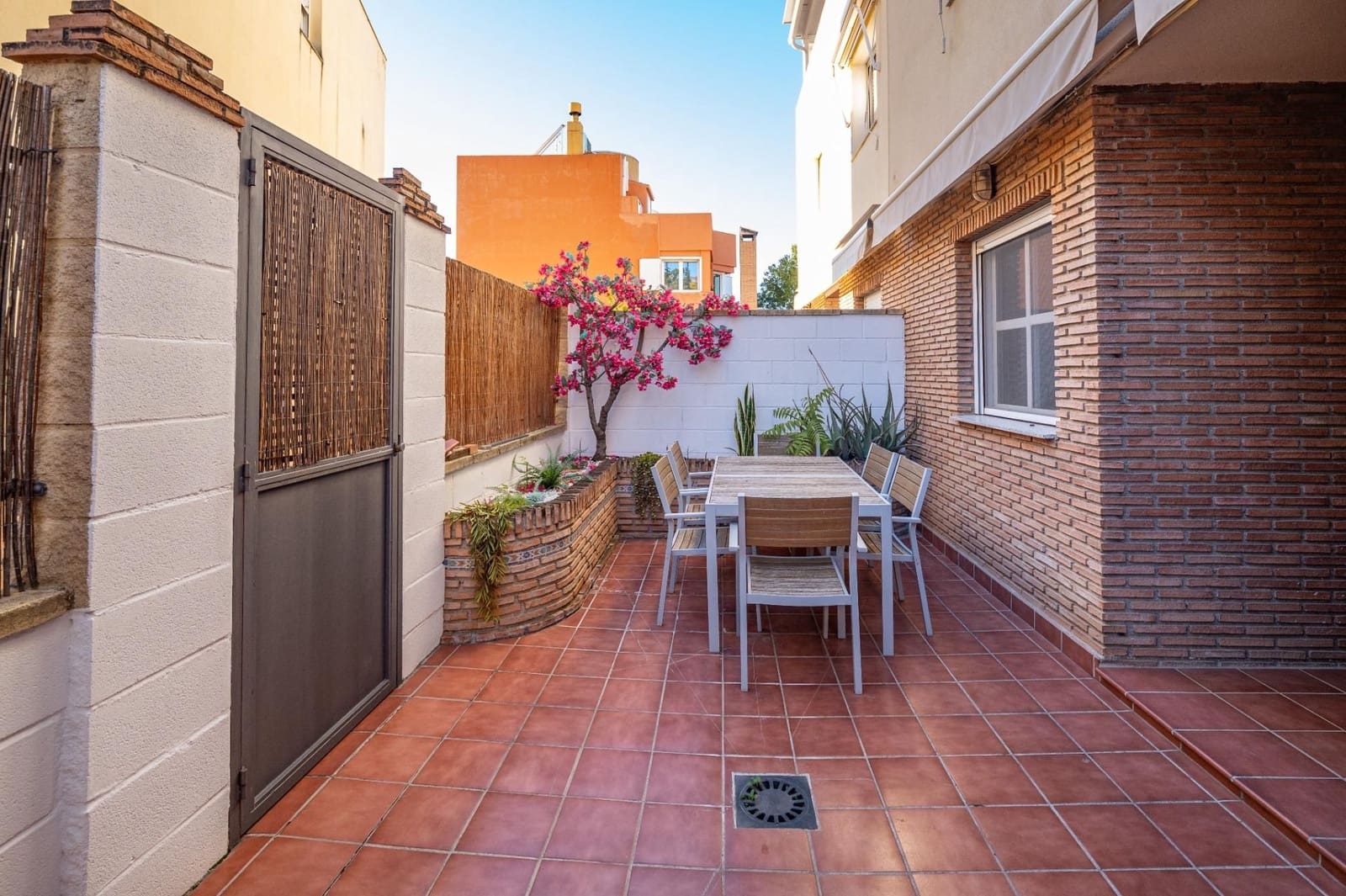 5 sovrum Villa till salu i Granada stad med garage - 585 000 € (Ref: 9534292)