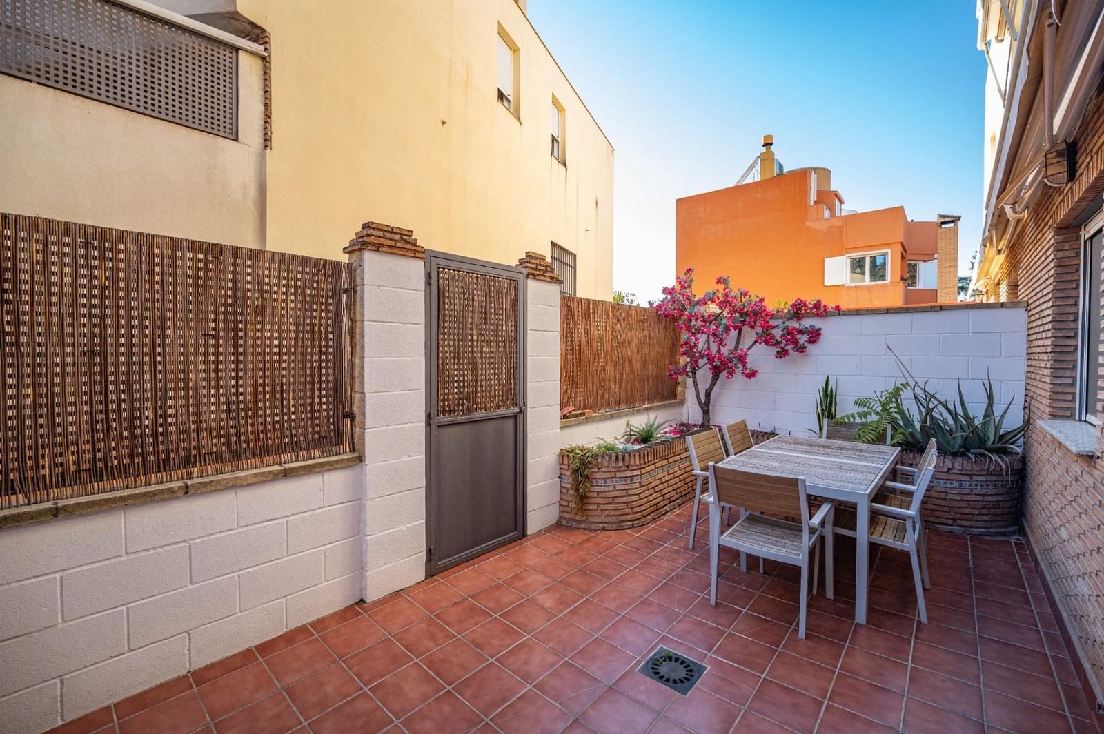 5 sovrum Villa till salu i Granada stad med garage - 585 000 € (Ref: 9534292)