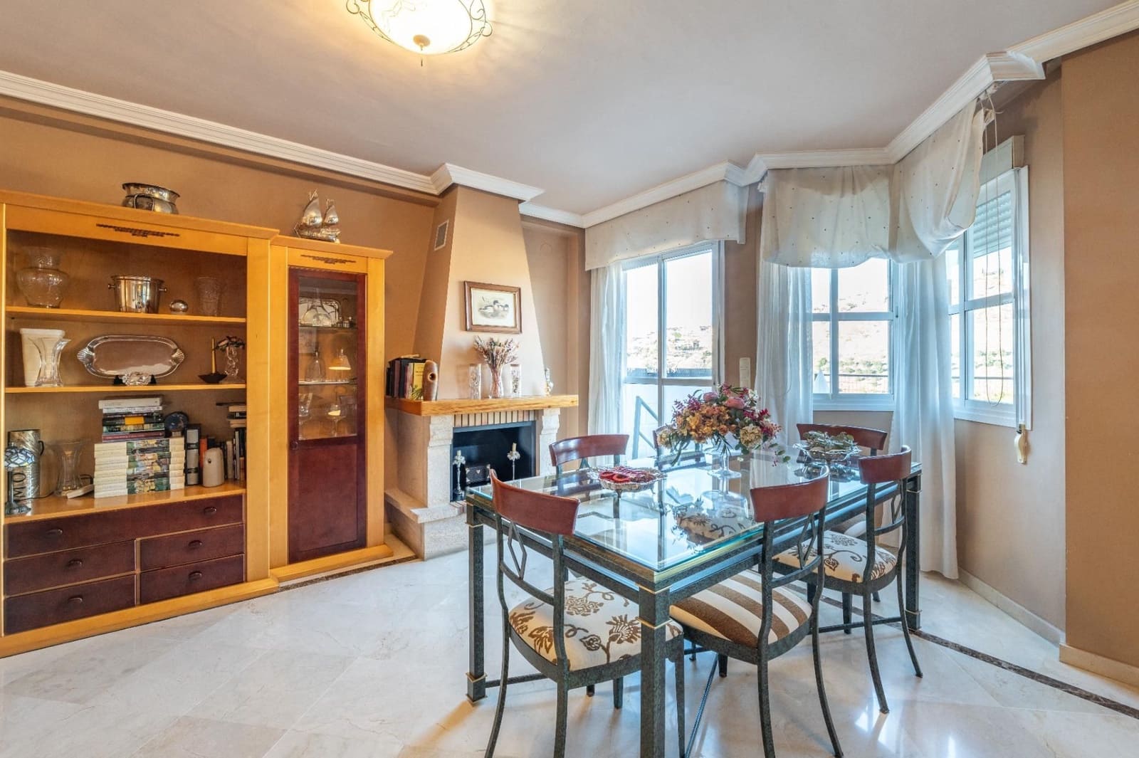 5 sovrum Villa till salu i Granada stad med garage - 585 000 € (Ref: 9534292)