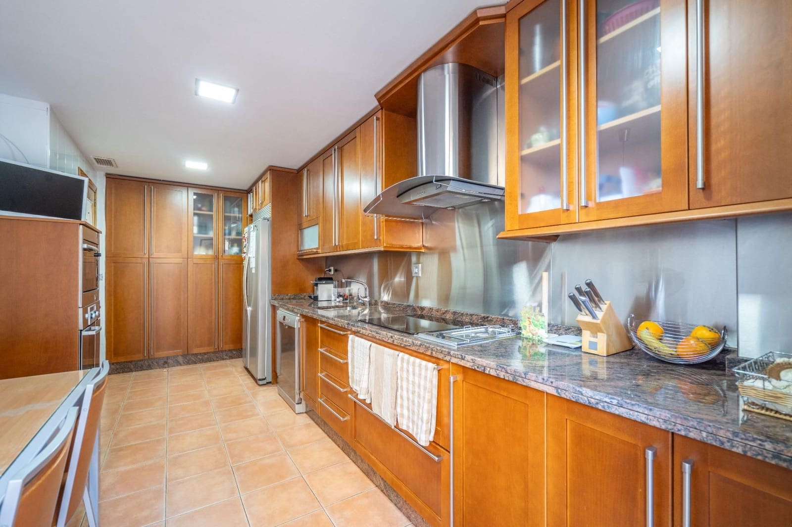 5 sovrum Villa till salu i Granada stad med garage - 585 000 € (Ref: 9534292)