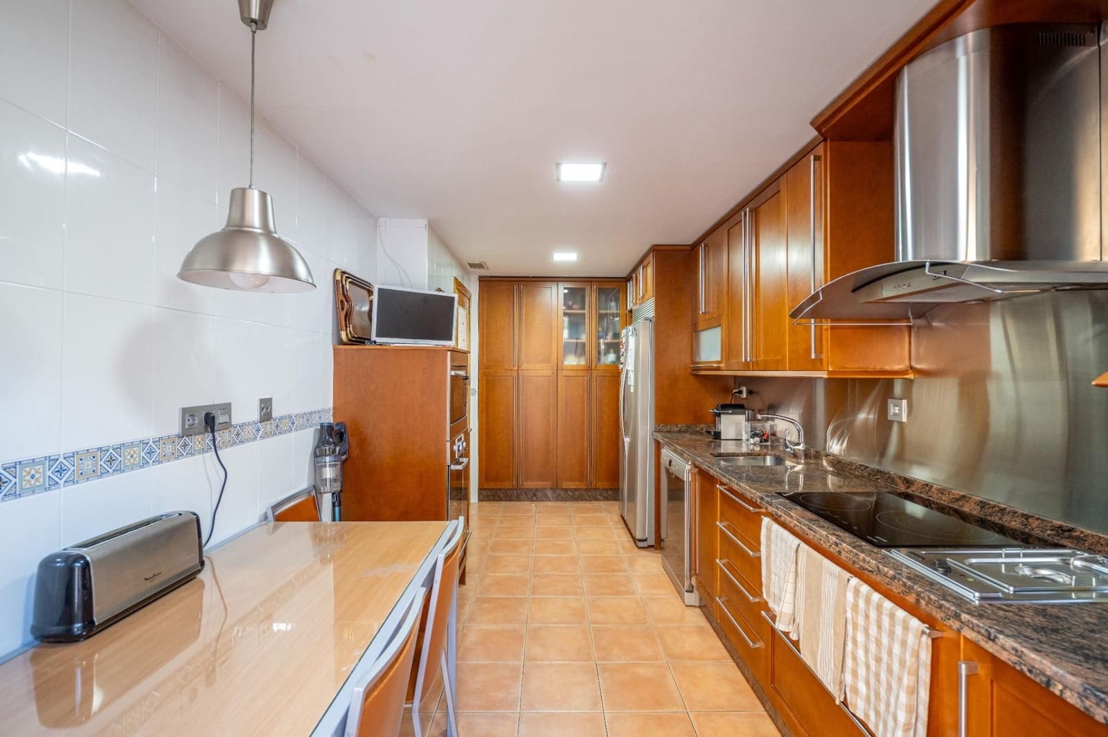 5 sovrum Villa till salu i Granada stad med garage - 585 000 € (Ref: 9534292)