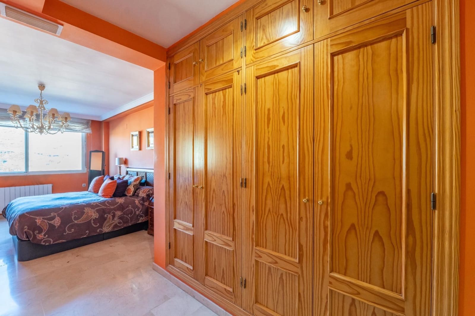 5 sovrum Villa till salu i Granada stad med garage - 585 000 € (Ref: 9534292)