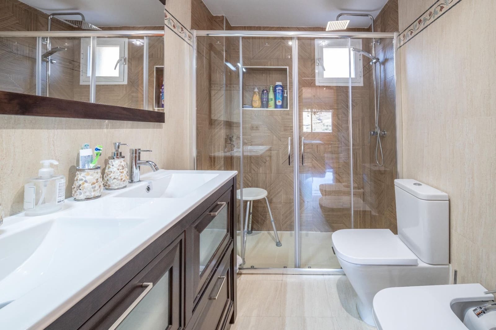 5 sovrum Villa till salu i Granada stad med garage - 585 000 € (Ref: 9534292)