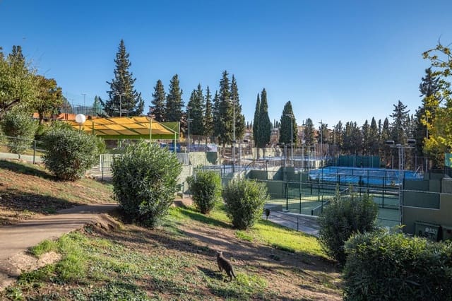 5 sovrum Villa till salu i Bola de Oro - Serrallo, Granada stad med garage - 585 000 € (Ref: 9534292)