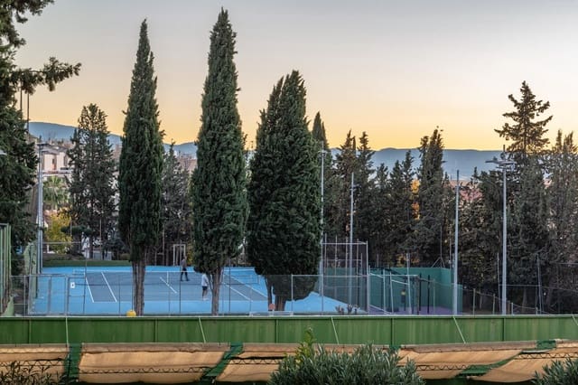 5 sovrum Villa till salu i Bola de Oro - Serrallo, Granada stad med garage - 585 000 € (Ref: 9534292)