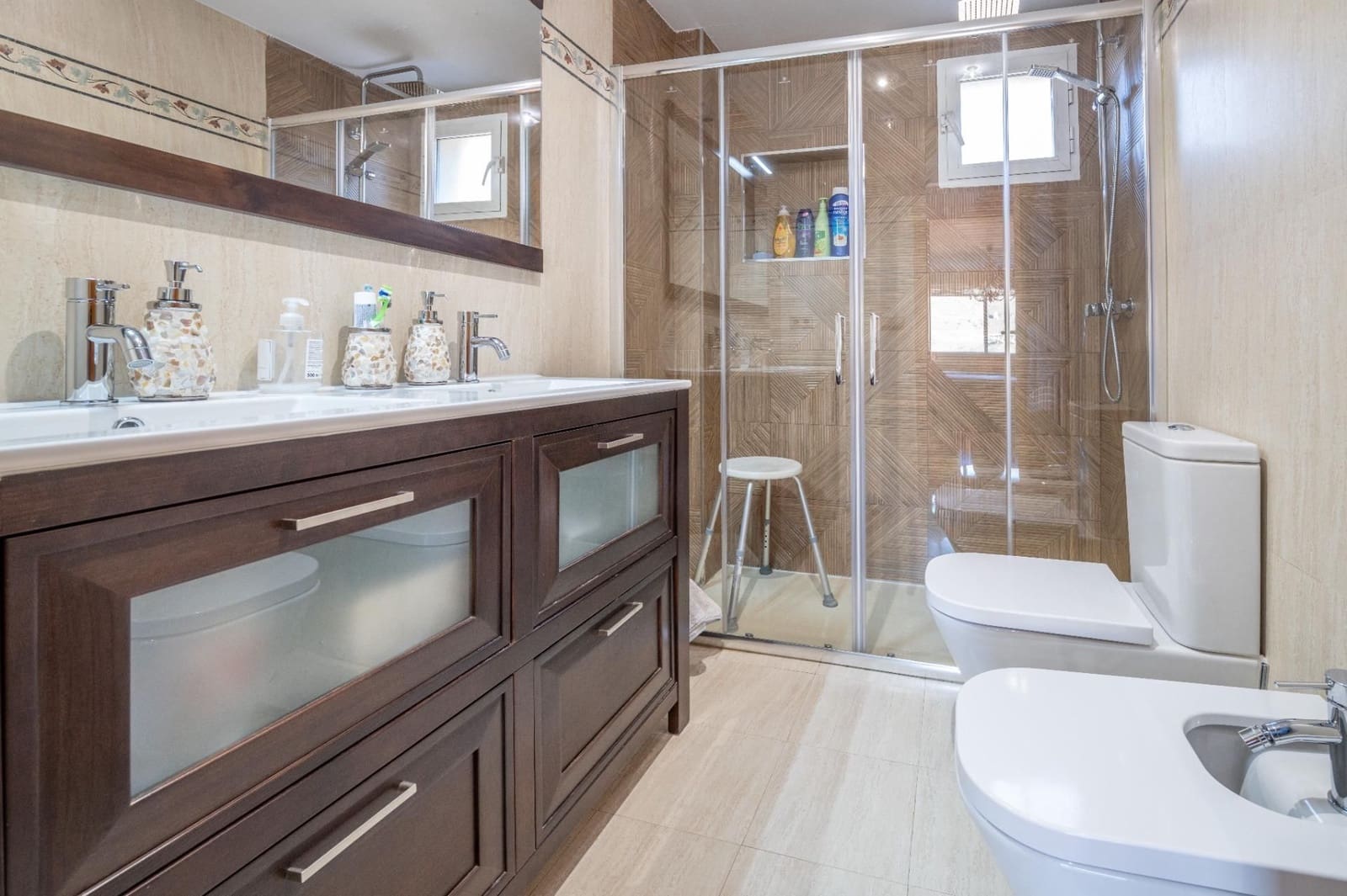 5 sovrum Villa till salu i Granada stad med garage - 585 000 € (Ref: 9534292)