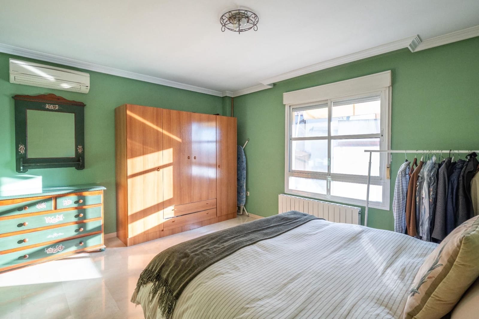 5 sovrum Villa till salu i Granada stad med garage - 585 000 € (Ref: 9534292)