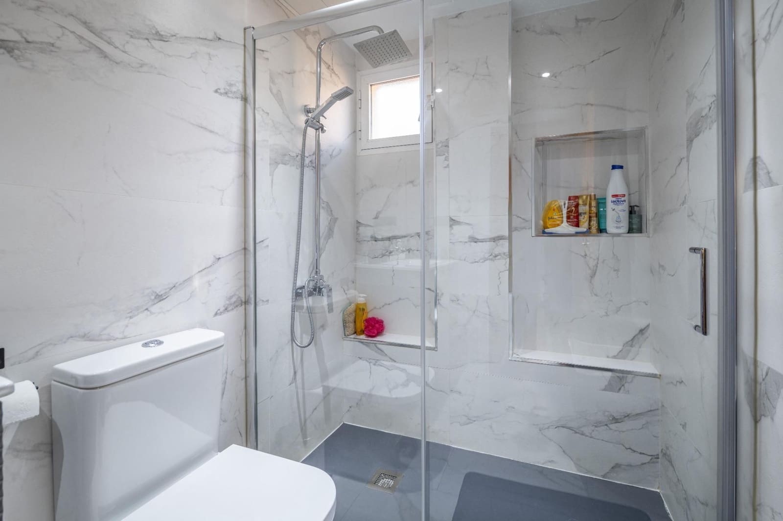 5 sovrum Villa till salu i Granada stad med garage - 585 000 € (Ref: 9534292)